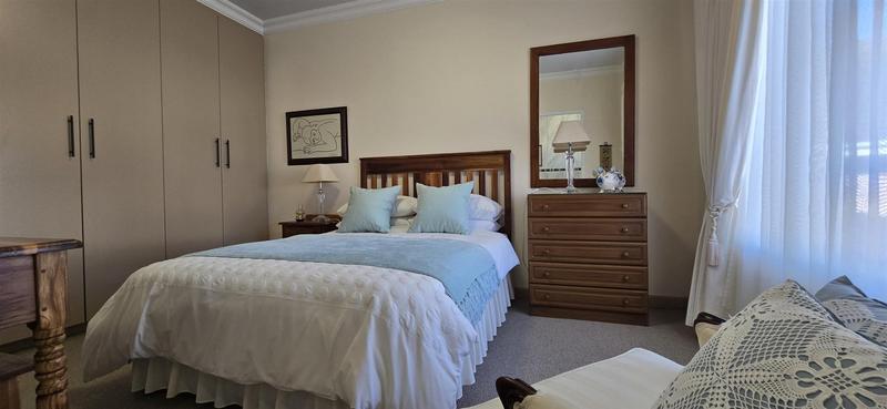 3 Bedroom Property for Sale in Outeniqua Strand Western Cape